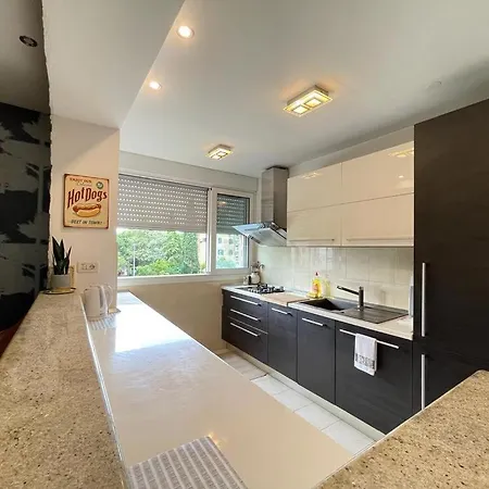 Paun Apartman *